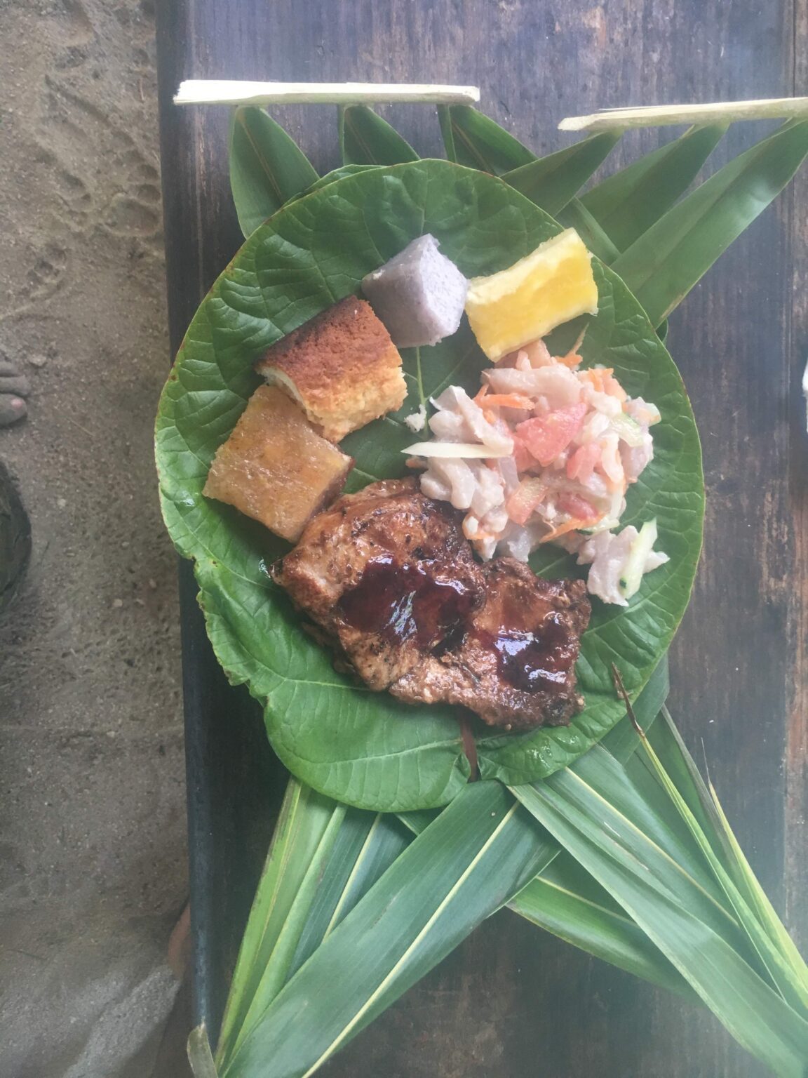 repas Tahiti helpvoyageur
